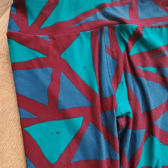 LuLaRoe Womans Leggings in‎ Stained Glass Pattern One Size - Picture 3 of 6